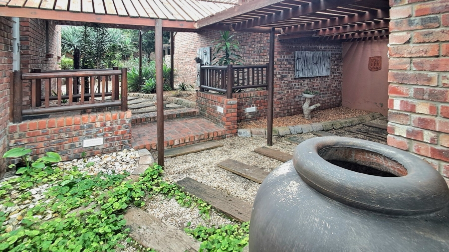 4 Bedroom Property for Sale in Seaview Eastern Cape